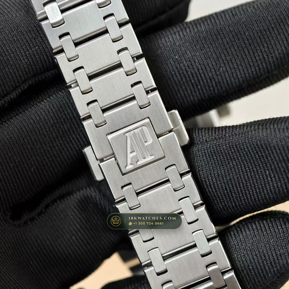 Audemars Piguet Royal Oak Jumbo Extra-Thin 39mm Vendome Salon Spec Ref. 15202ST — Studio Gallery Plate VI in 904L Stainless Steel Custom Architecture (103.6g Verified Mass, Audemars Piguet Cal. 2121 Ultra-Thin)