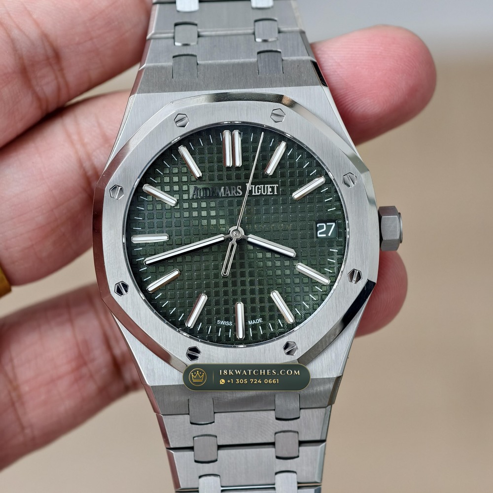 Audemars Piguet Royal Oak Selfwinding 41mm Sunray Emerald / Khaki Green Dial Custom SW Dial Deep Crystal Optics Ref. 15510ST