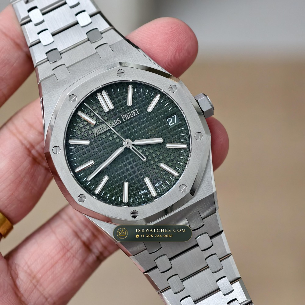 Audemars Piguet Royal Oak Selfwinding 41mm Sunray Emerald / Khaki Green Dial Custom SW Dial Deep Crystal Optics Ref. 15510ST — Studio Gallery Plate III in 904L Stainless Steel Custom Architecture (166.5g Verified Mass, Audemars Piguet Cal. 4302 - 70h Power Reserve)