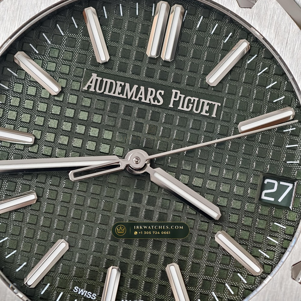 Audemars Piguet Royal Oak Selfwinding 41mm Sunray Emerald / Khaki Green Dial Custom SW Dial Deep Crystal Optics Ref. 15510ST — Studio Gallery Plate IV in 904L Stainless Steel Custom Architecture (166.5g Verified Mass, Audemars Piguet Cal. 4302 - 70h Power Reserve)