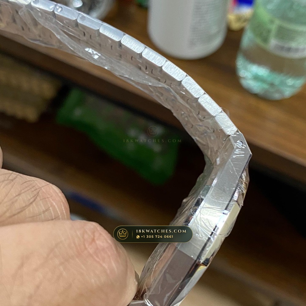 Audemars Piguet Royal Oak Double Balance Wheel Openworked 41mm Baguette Blue Topaz Bezel 18K White Gold Geneva Atelier Spec Ref. 15412BC.TO.1220BC.01 — Studio Gallery Plate VI in 18K White Gold Au750 (224.1g Verified Mass, Audemars Piguet Cal. 3132 Dual-Balance Openworked)