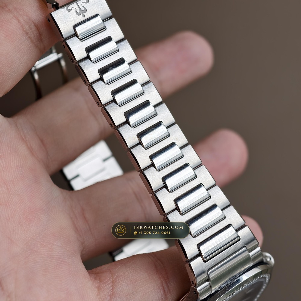 Patek Philippe Nautilus Ladies Automatic Diamond-Set Bezel Ref. 7118/1200A-011 — Studio Gallery Plate VIII in 904L Stainless Steel Custom Architecture (96.4g Verified Mass, Patek Philippe Cal. 324 S C - 21K Gold Rotor)