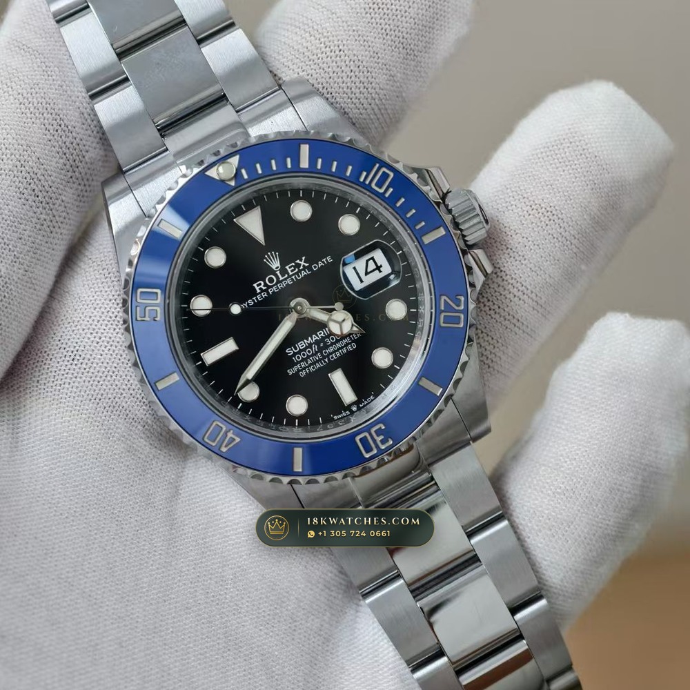 Rolex Submariner Date Graduated Royal Blue Sunburst Dial 18K White Gold Ref. 126619LB — Studio Gallery Plate II in 18K White Gold Au750 (227.4g Verified Mass, Rolex Manufacture Cal. 3235 - 70h Power Reserve)