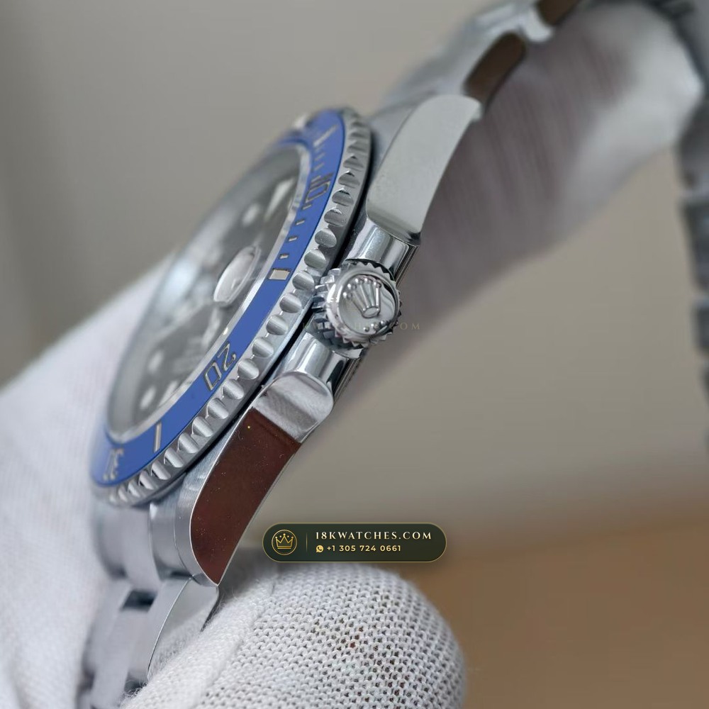 Rolex Submariner Date Graduated Royal Blue Sunburst Dial 18K White Gold Ref. 126619LB — Studio Gallery Plate V in 18K White Gold Au750 (227.4g Verified Mass, Rolex Manufacture Cal. 3235 - 70h Power Reserve)