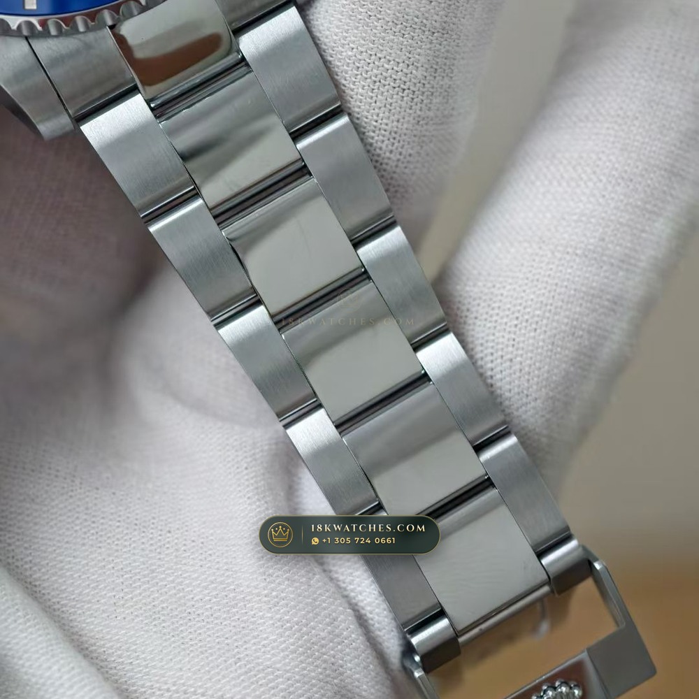 Rolex Submariner Date Graduated Royal Blue Sunburst Dial 18K White Gold Ref. 126619LB — Studio Gallery Plate VI in 18K White Gold Au750 (227.4g Verified Mass, Rolex Manufacture Cal. 3235 - 70h Power Reserve)