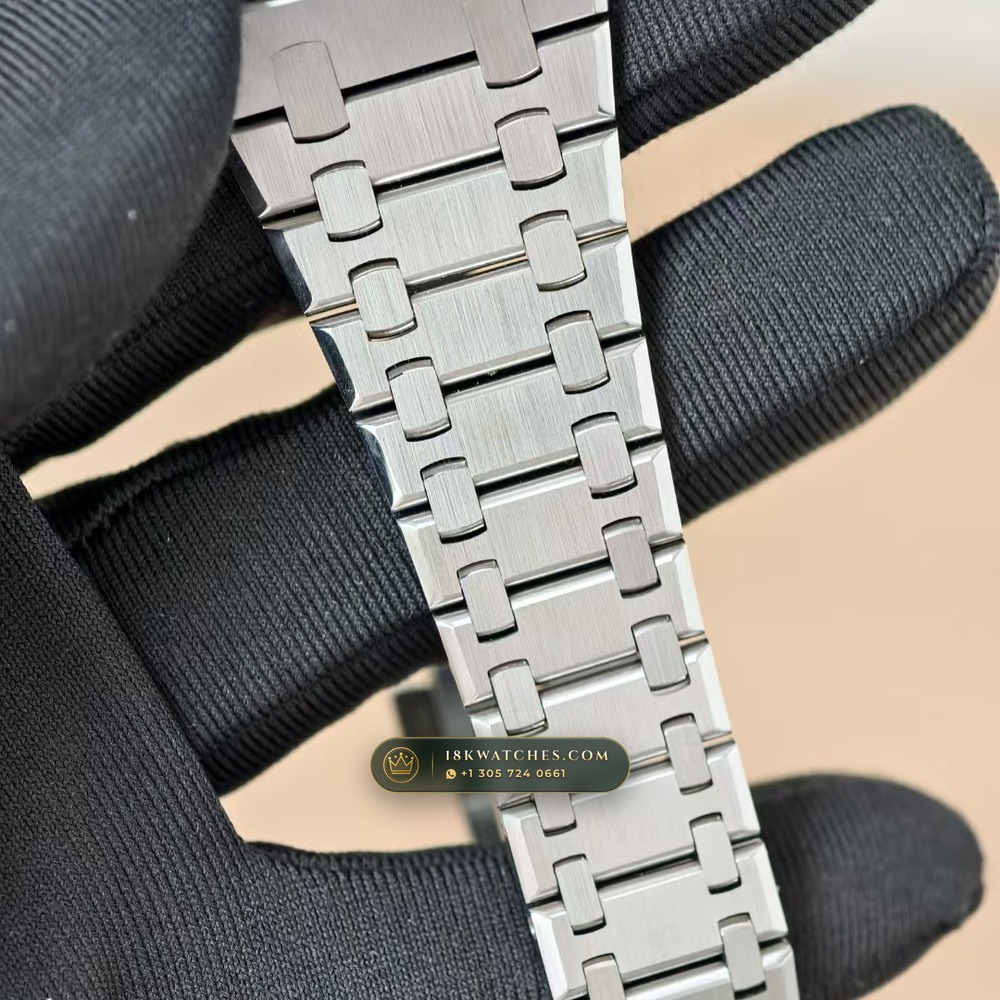 Audemars Piguet Royal Oak Jumbo Extra-Thin 39mm Ref. 16202 — Studio Gallery Plate IV in 904L Stainless Steel Custom Architecture (103.7g Verified Mass, Audemars Piguet Cal. 7121)