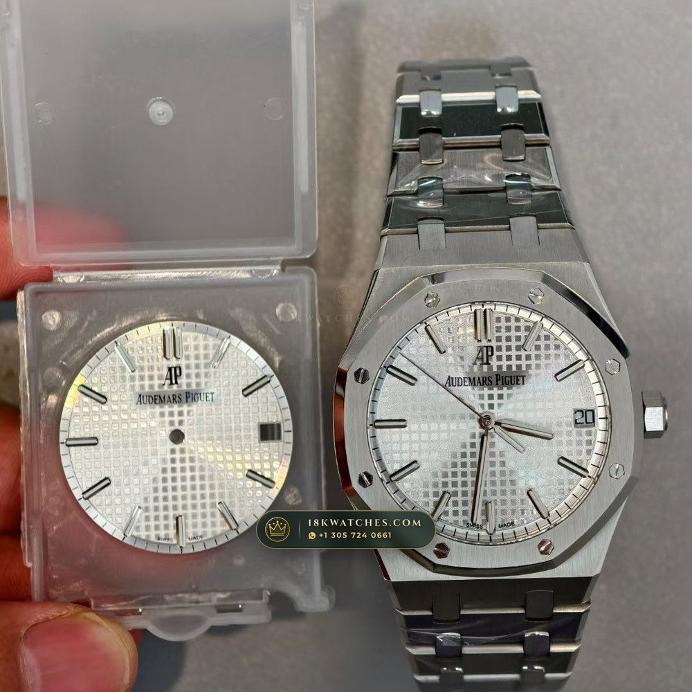 Audemars Piguet Royal Oak Selfwinding 41mm Hand-Chamfered Bevel Spec Ref. 15500ST