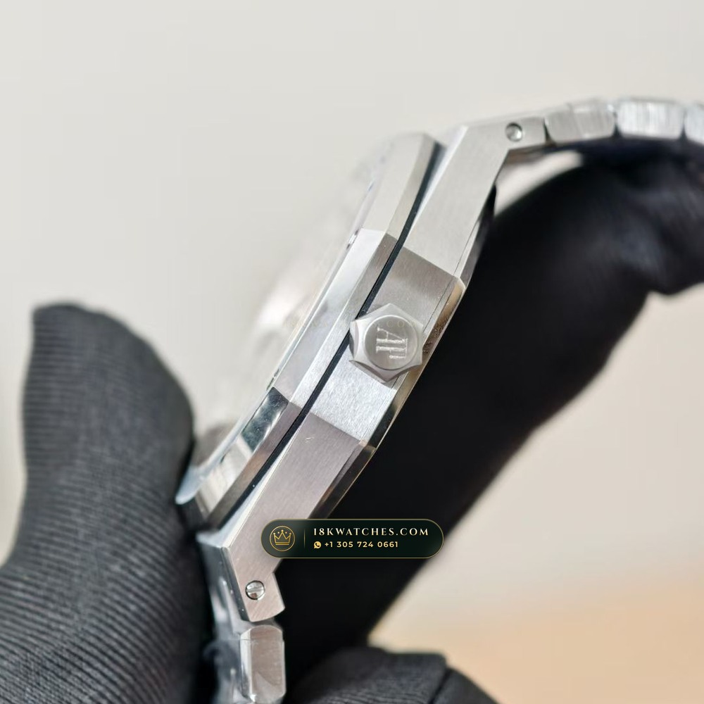 Audemars Piguet Royal Oak Selfwinding 41mm Hand-Chamfered Bevel Spec Ref. 15500ST — Studio Gallery Plate VII in 904L Stainless Steel Custom Architecture (166.6g Verified Mass, Audemars Piguet Cal. 4302 - 70h Power Reserve)