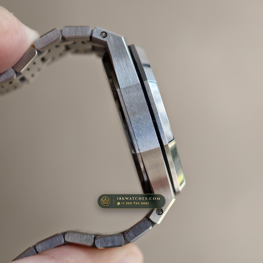 Audemars Piguet Royal Oak Selfwinding 37mm Ref. 15450ST — Studio Gallery Plate V in 904L Stainless Steel Custom Architecture (132.7g Verified Mass, Audemars Piguet Cal. 3120 / Cal. 5900)