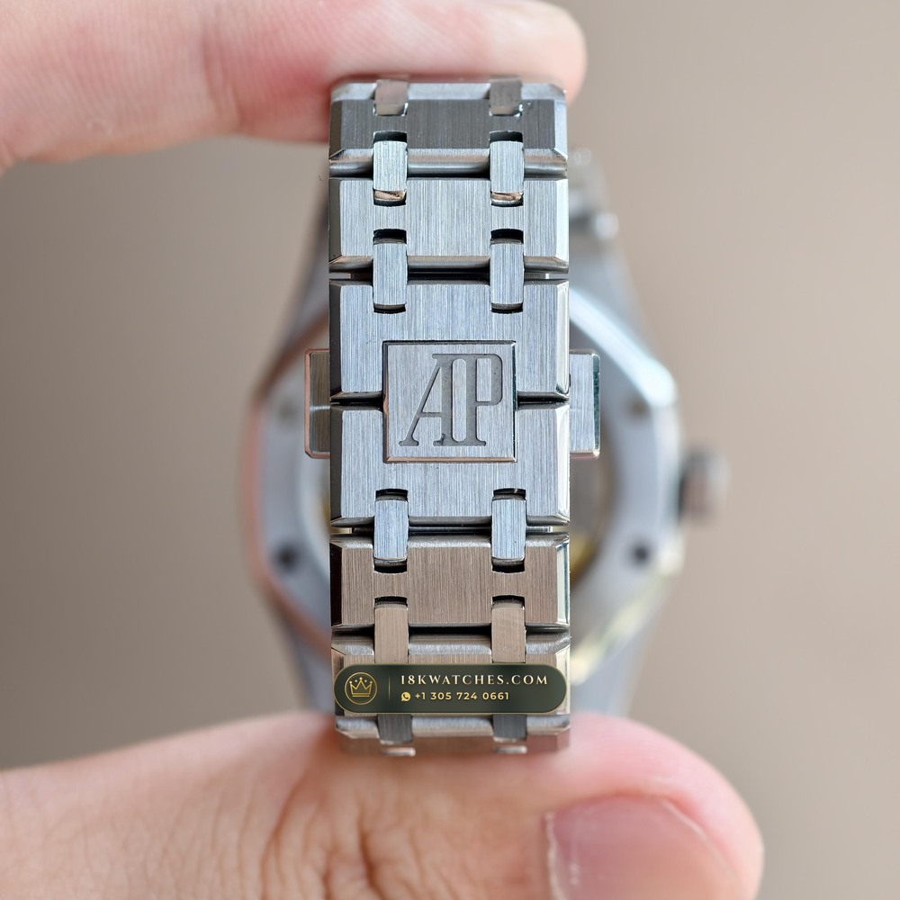 Audemars Piguet Royal Oak Selfwinding 37mm Ref. 15450ST — Studio Gallery Plate VIII in 904L Stainless Steel Custom Architecture (132.7g Verified Mass, Audemars Piguet Cal. 3120 / Cal. 5900)