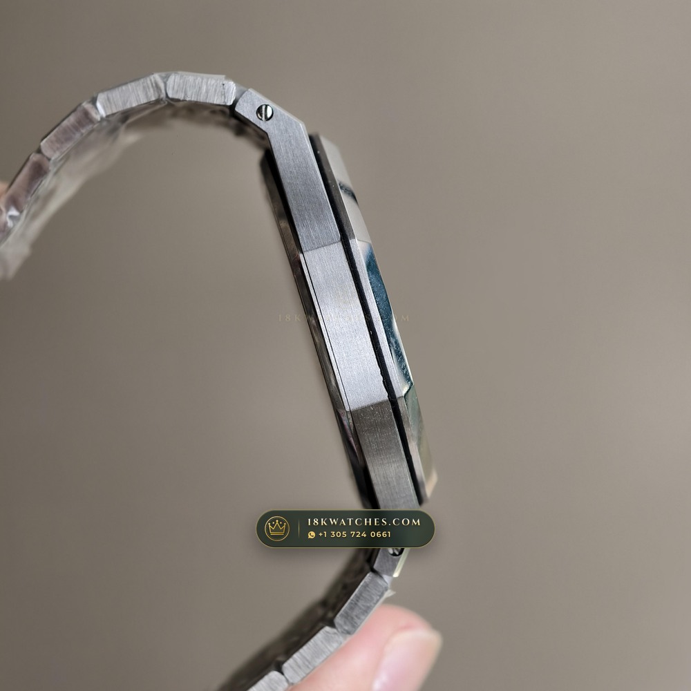 Audemars Piguet Royal Oak Jumbo Extra-Thin 39mm Ref. 15202ST.OO.1240ST.01 — Studio Gallery Plate V in 904L Stainless Steel Custom Architecture (103.2g Verified Mass, Audemars Piguet Cal. 2121 Ultra-Thin)