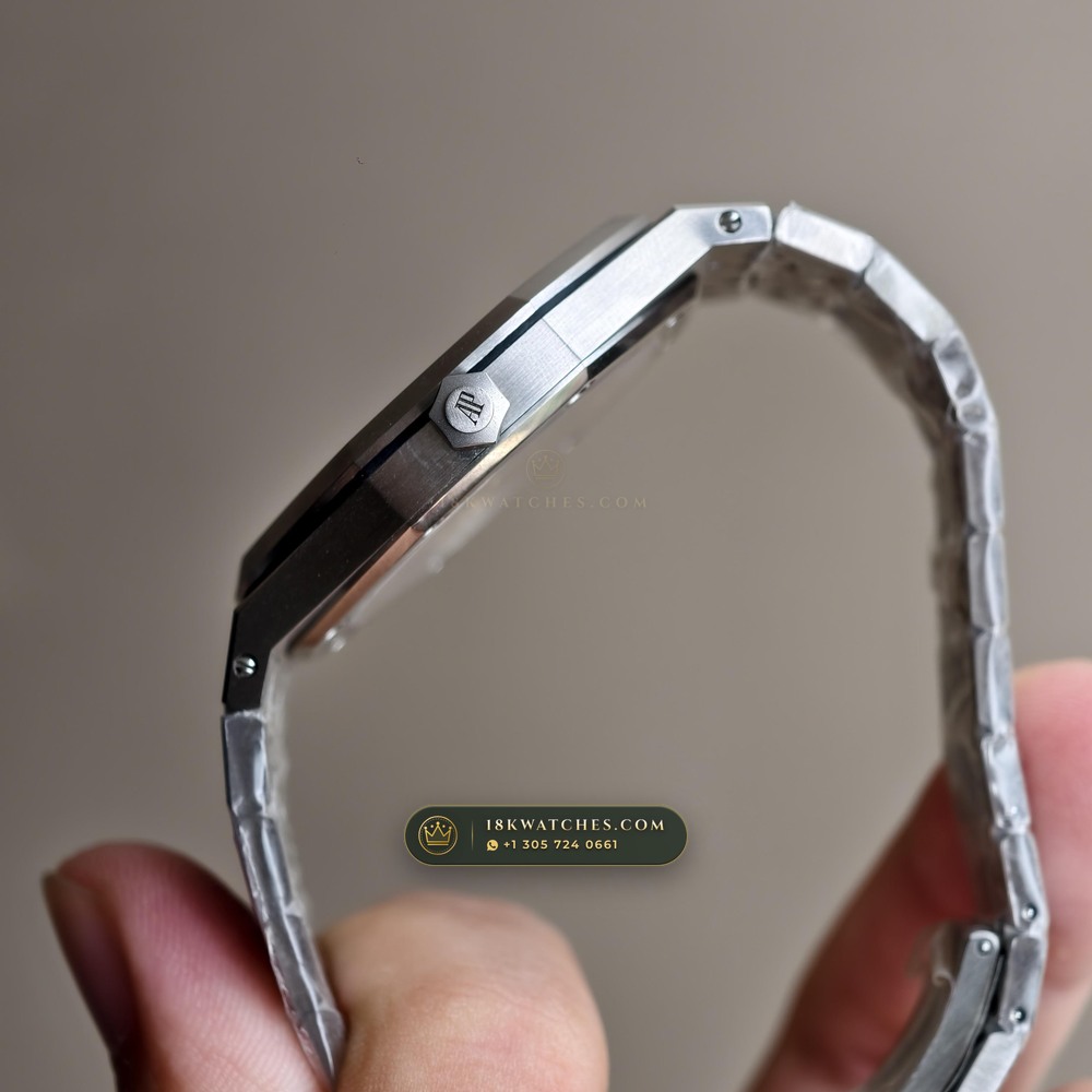 Audemars Piguet Royal Oak Jumbo Extra-Thin 39mm Ref. 15202ST.OO.1240ST.01 — Studio Gallery Plate VI in 904L Stainless Steel Custom Architecture (103.2g Verified Mass, Audemars Piguet Cal. 2121 Ultra-Thin)