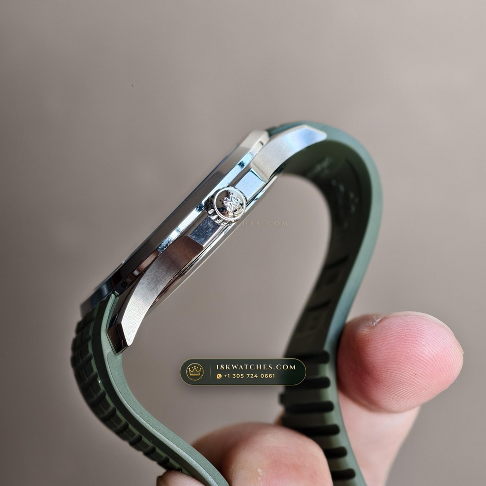 Patek Philippe Aquanaut Jumbo 42.2mm 18K White Gold Ref. 5168G — Studio Gallery Plate VI in 18K White Gold Au750 (120.6g Verified Mass, Patek Philippe Cal. 324 S C - 21K Gold Rotor)